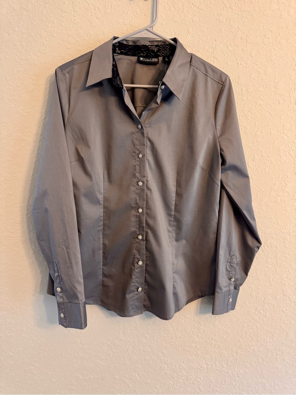 New York & Company Gray Button-Front Collared Blouse